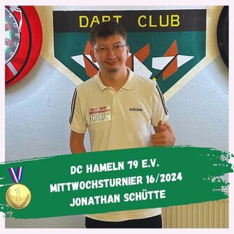 Jonathan Schuette DC Hameln 79 Darts Siegerfoto Mittwochsturnier