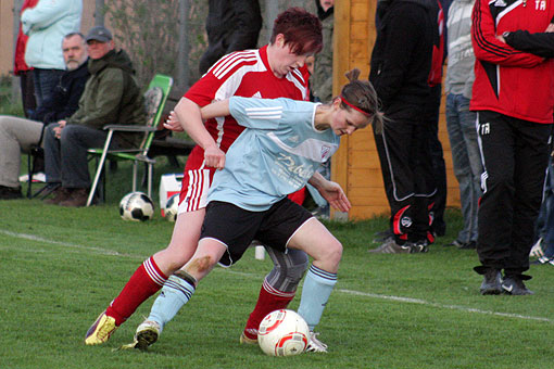 Kathrin Kallenbach FC Latferde 80 Alicia Bartling SG Diedersen Lauenstein AWesA