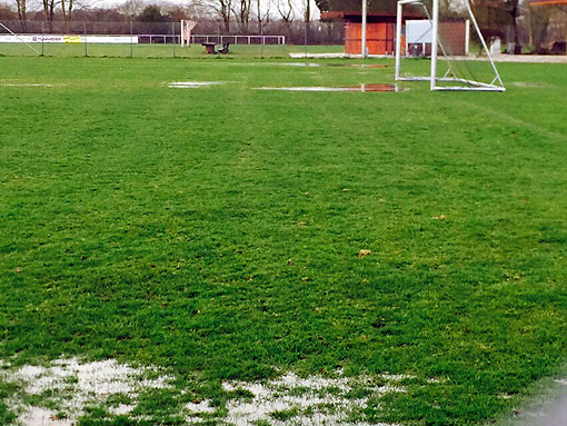 TSV Klein Berkel B-Platz unter Wasser 2015 AWesA