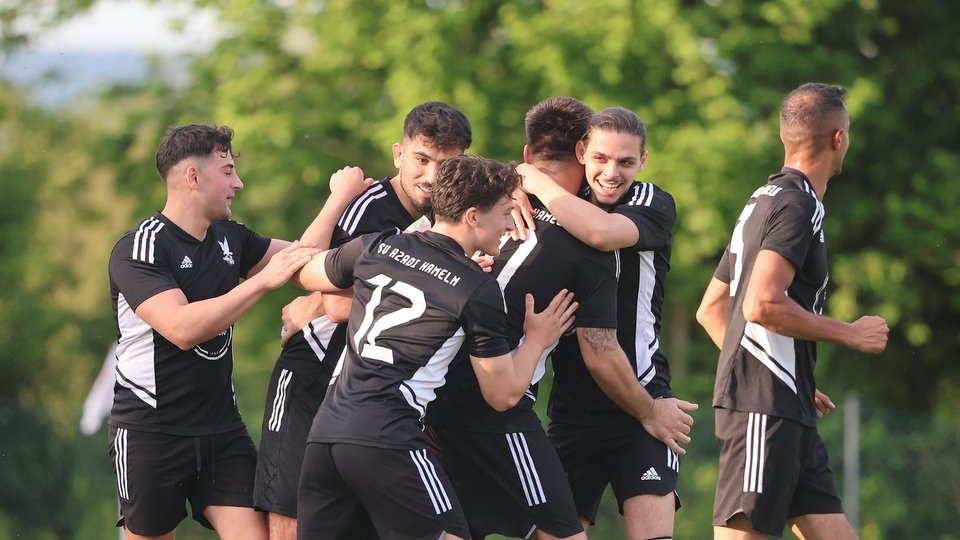 SV Azadi Hameln Fussball Kreispokal Halbfinale Torjubel