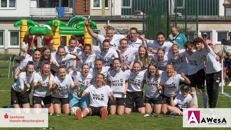 SG Hastenbeck Fussball Oberliga Frauen Meisterfoto Steffal Ost