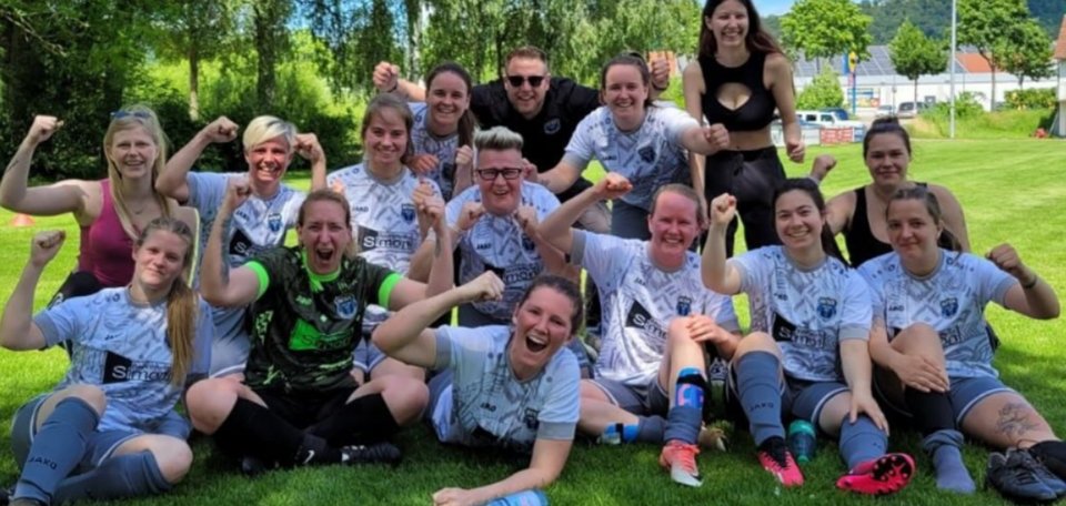 SC Inter Holzhausen Frauen Kreisliga Jubel Foto