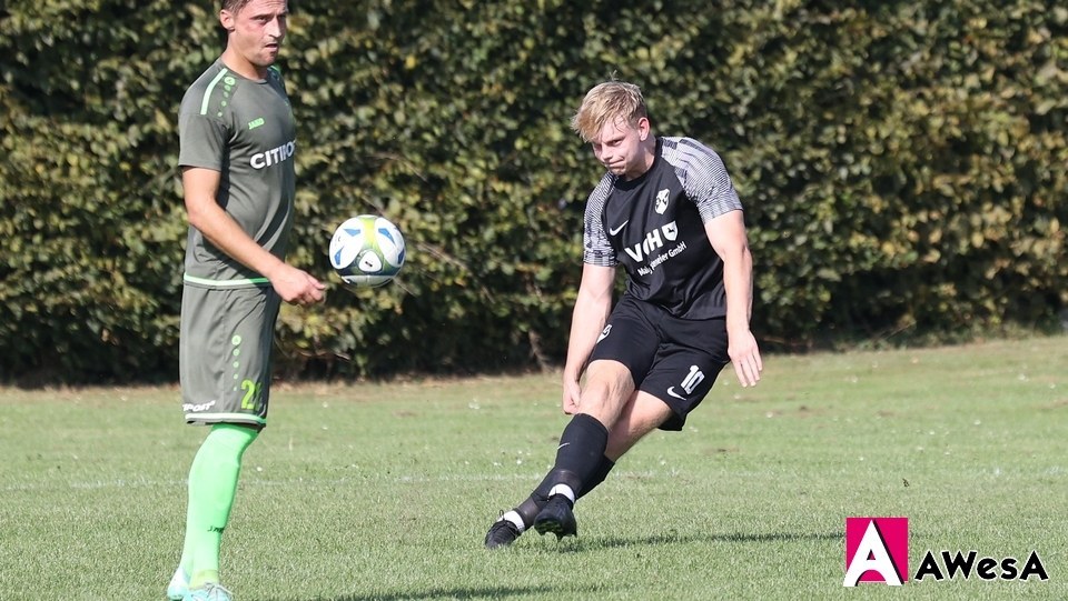 Luca Barthel TSV Nettelrede Freistoß