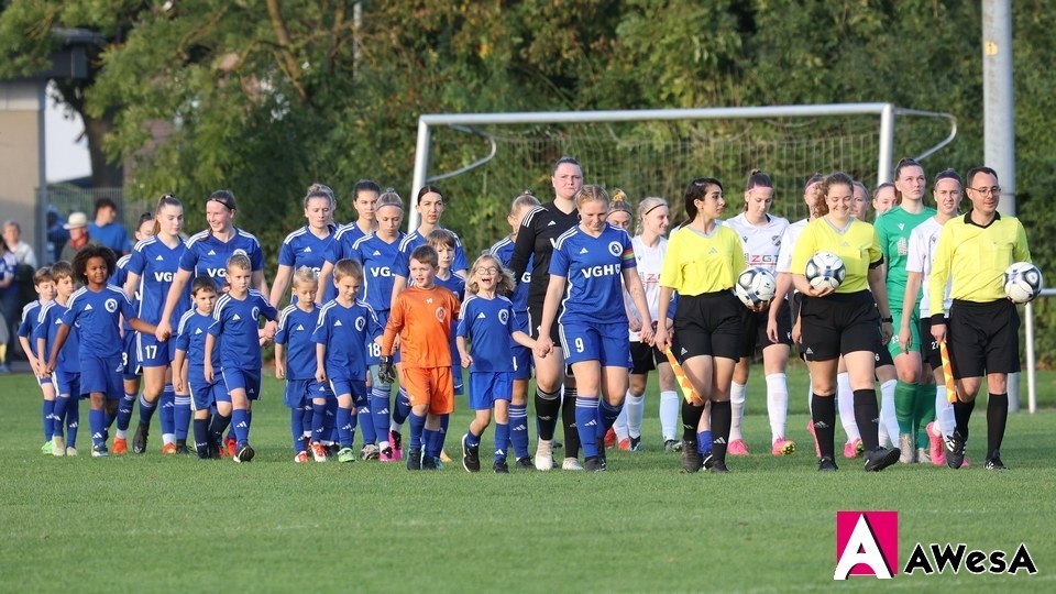 BW Tuendern SV Hastenbeck Oberliga-Derby Einlauf